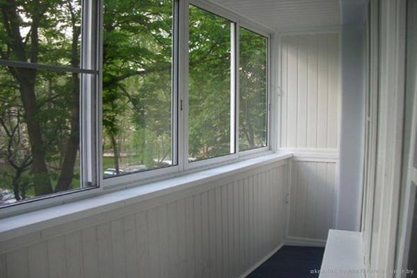 Какие окна выбрать для остекления балкона и лоджии №2