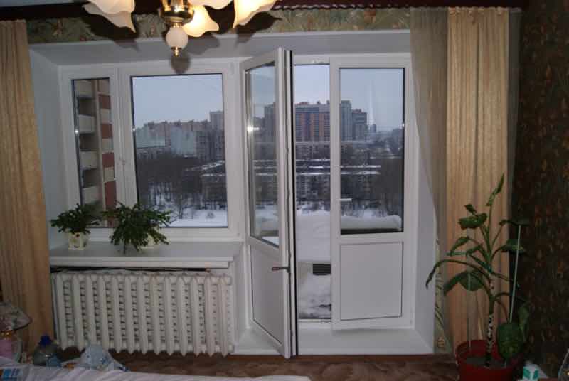 Открыл окно в балкон. Штульповые балконные двери.
